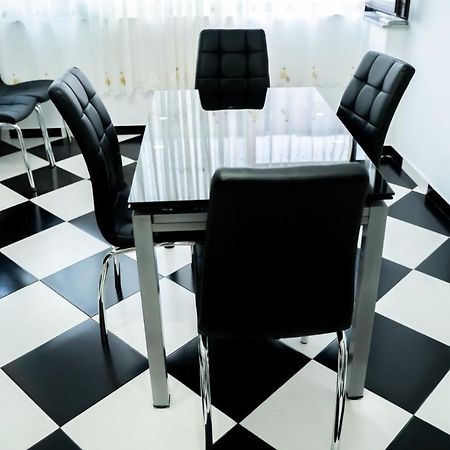 Appartement Apartament luxury à Gura Humorului Extérieur photo