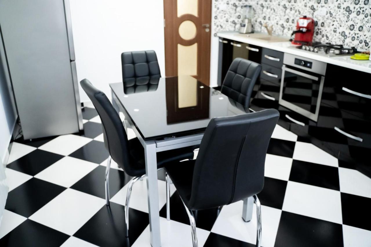 Appartement Apartament luxury à Gura Humorului Extérieur photo