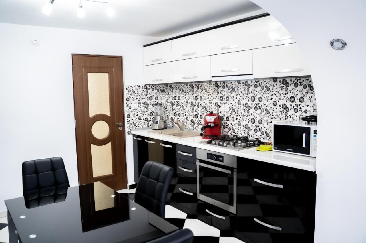 Appartement Apartament luxury à Gura Humorului Extérieur photo